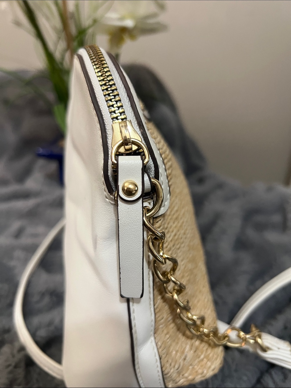 Nanette Lepore White Crossbody GUC retail $129 - Picture 5 of 7